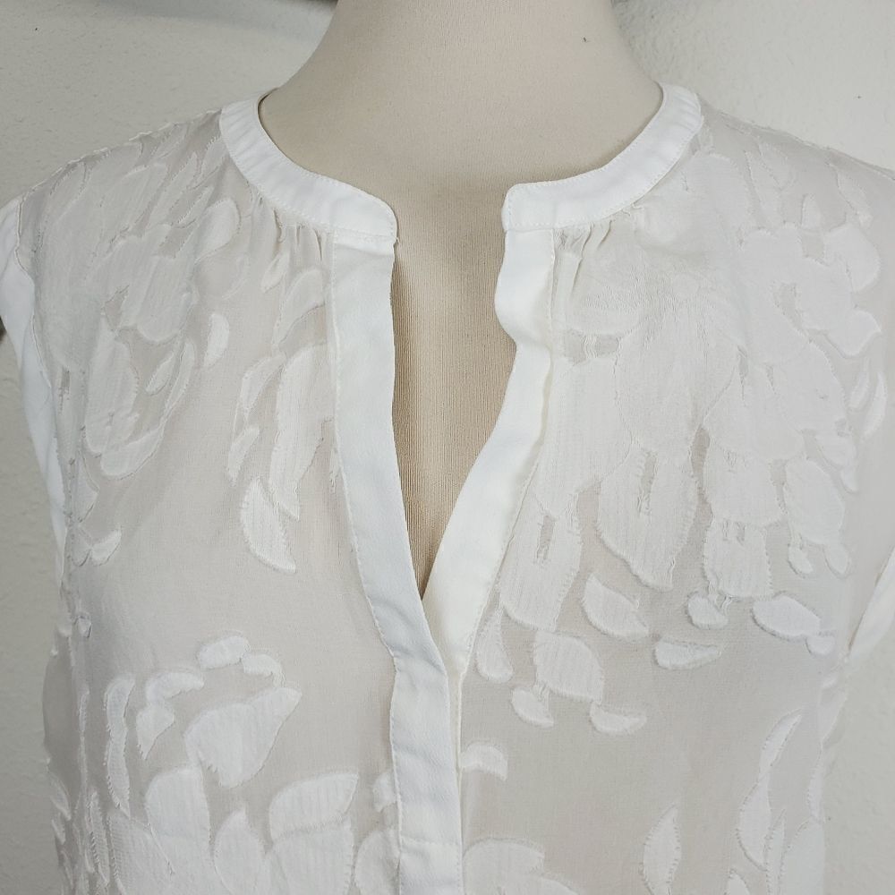 Katherine Barclay Montreal sheer white floral top - Picture 7 of 7